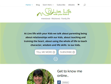 Tablet Screenshot of livelifewithyourkids.com